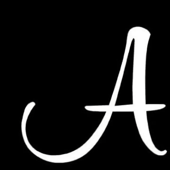 Meet your Posher, Andrea - Picture 1 of 1